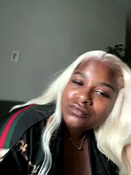 Snapshot of BigFineSelena chatting on September 17, 2025, 11:06 pm BigFineSelena online show from September 17, 2025, 11:06 pm