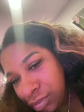 Snapshot of BigFineSelena chatting on March 5, 2026, 7:04 am BigFineSelena online show from March 5, 2026, 7:04 am