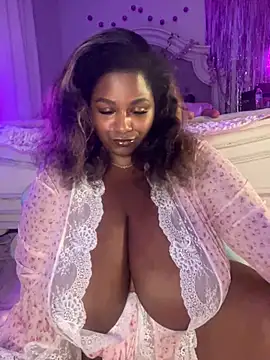 Snapshot of BigFineSelena chatting on March 28, 2026, 10:37 am BigFineSelena online show from March 28, 2026, 10:37 am