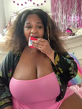 Snapshot of BigFineSelena chatting on April 1, 2026, 1:34 pm BigFineSelena online show from April 1, 2026, 1:34 pm