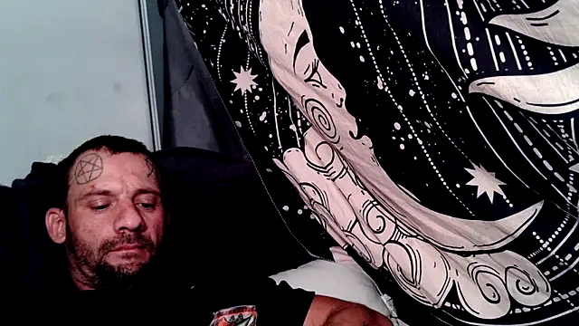 Snapshot of goodick4u28 chatting on December 15, 2025, 4:17 am goodick4u28 online show from December 15, 2025, 4:17 am