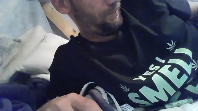 Snapshot of goodick4u28 chatting on December 18, 2025, 3:01 am goodick4u28 online show from December 18, 2025, 3:01 am