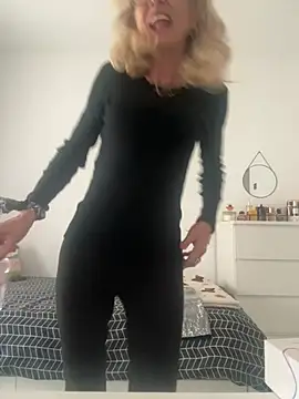 adella13 online show from March 20, 2026, 10:31 am