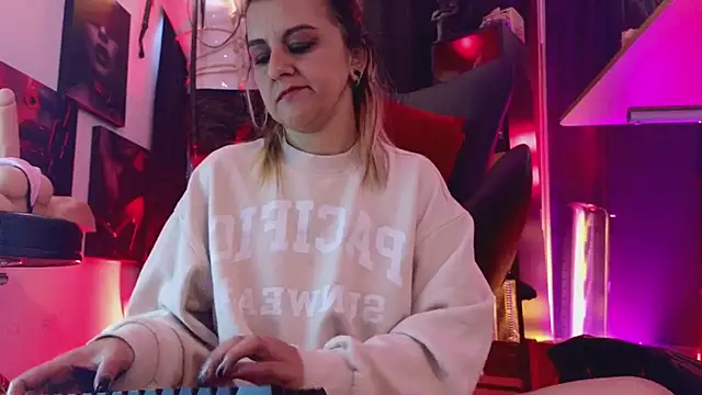 PerlaDivaio online show from April 16, 2026, 1:56 pm