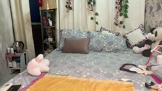 mahimagicdoll DESI online show from September 27, 2025, 9:36 am