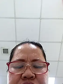 Snapshot of Chubbysweetmom chatting on November 1, 2025, 1:18 am Chubbysweetmom online show from November 1, 2025, 1:18 am