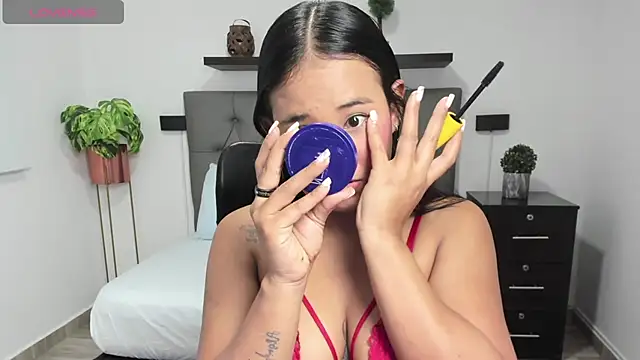 isabella florez online show from January 28, 2025, 12:22 pm