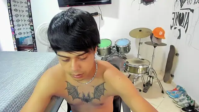 Snapshot of Zack_falcon chatting on February 27, 2025, 8:09 pm Zack falcon online show from February 27, 2025, 8:09 pm