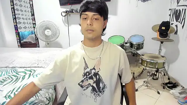 Snapshot of Zack_falcon chatting on February 6, 2026, 9:18 pm Zack falcon online show from February 6, 2026, 9:18 pm