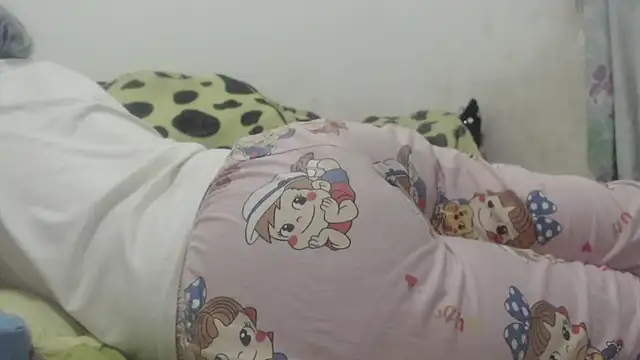 Snapshot of Kittywhiteass chatting on February 18, 2025, 8:38 am Kittywhiteass online show from February 18, 2025, 8:38 am
