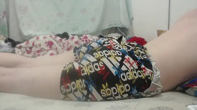 Snapshot of Kittywhiteass chatting on March 17, 2025, 8:18 am Kittywhiteass online show from March 17, 2025, 8:18 am