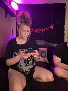 Snapshot of Mallorykoxx69 chatting on March 23, 2025, 8:04 am Mallorykoxx69 online show from March 23, 2025, 8:04 am