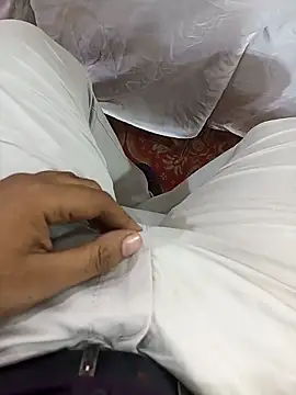 witchhunter1 online show from October 27, 2025, 2:43 pm