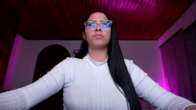 yesie hot online show from December 6, 2024, 2:35 am