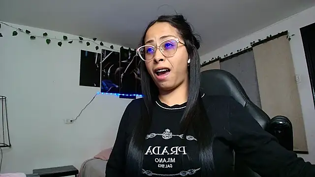 yesie hot online show from June 13, 2026, 11:57 pm