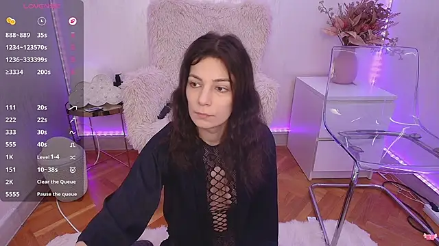 Anna Lewis online show from May 4, 2026, 6:31 am