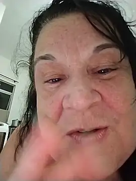 Snapshot of Yaya_Mineira chatting on May 15, 2026, 11:34 pm Yaya Mineira online show from May 15, 2026, 11:34 pm