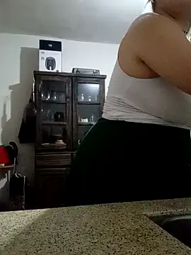 Snapshot of La_pauli_latina chatting on April 4, 2026, 1:59 am La pauli latina online show from April 4, 2026, 1:59 am