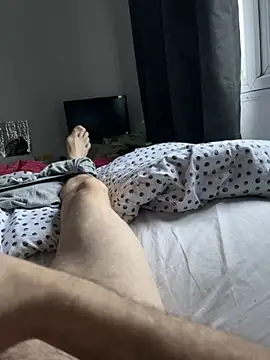 Snapshot of locallad88 chatting on December 7, 2024, 9:06 am locallad88 online show from December 7, 2024, 9:06 am