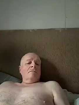 Snapshot of locallad88 chatting on January 1, 2025, 9:17 am locallad88 online show from January 1, 2025, 9:17 am