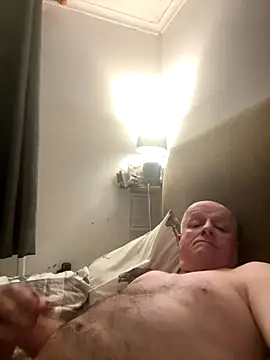 Snapshot of locallad88 chatting on October 27, 2025, 6:12 pm locallad88 online show from October 27, 2025, 6:12 pm