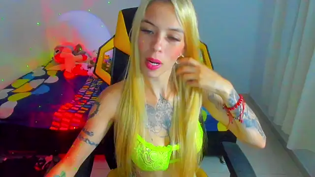 Snapshot of barbiee_05 chatting on April 16, 2026, 3:51 am barbiee 05 online show from April 16, 2026, 3:51 am