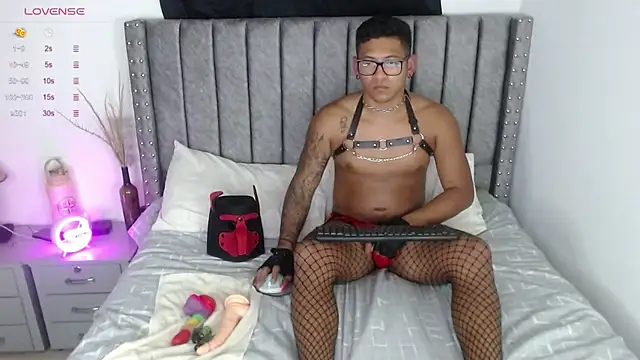 TomLover 12 online show from January 8, 2025, 1:11 am