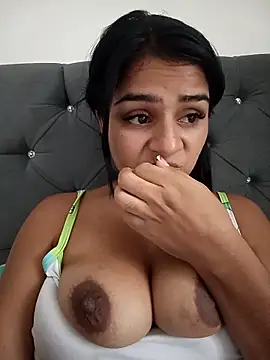 AnnRosse18 online show from February 8, 2025, 8:21 pm