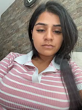 AnnRosse18 online show from May 14, 2026, 6:26 pm