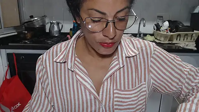 kateleyagrey online show from November 13, 2025, 7:35 pm