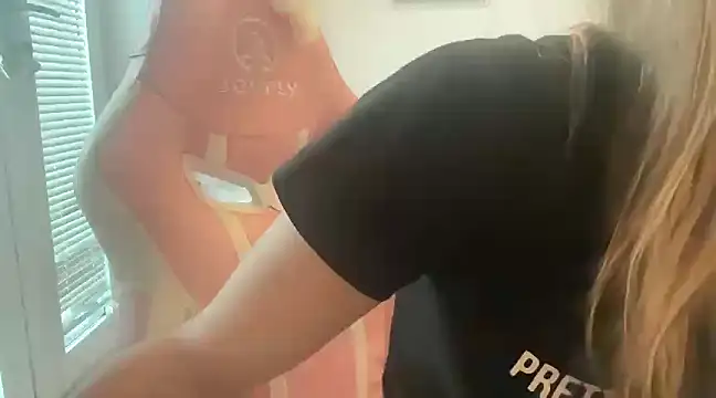 Lillymariee online show from February 25, 2025, 2:54 pm