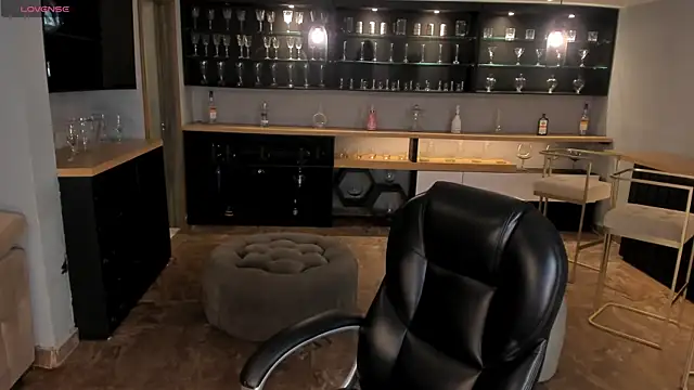 RoseFerrera online show from October 25, 2025, 9:09 pm