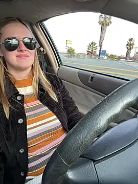 Snapshot of ClumsyLink chatting on December 24, 2024, 7:44 pm ClumsyLink online show from December 24, 2024, 7:44 pm