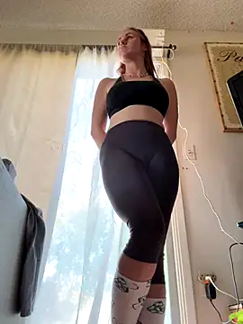 Snapshot of ClumsyLink chatting on December 4, 2025, 9:56 pm ClumsyLink online show from December 4, 2025, 9:56 pm