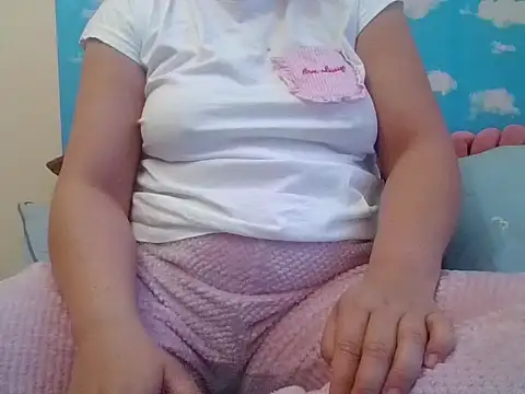 Snapshot of RealLittleRedRidingHood chatting on March 31, 2026, 5:24 pm RealLittleRedRidingHood online show from March 31, 2026, 5:24 pm