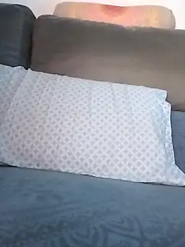 LoGaNfree88 online show from February 4, 2026, 5:35 am