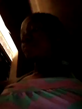 Snapshot of shape30 chatting on November 28, 2025, 5:10 am shape30 online show from November 28, 2025, 5:10 am