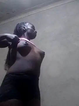 Snapshot of shape30 chatting on December 3, 2025, 5:33 pm shape30 online show from December 3, 2025, 5:33 pm