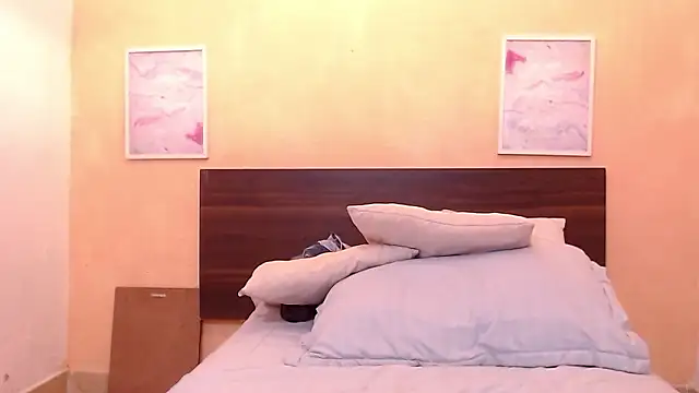 scaelettdubois online show from December 3, 2024, 2:47 am