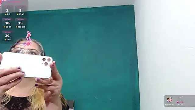 scaelettdubois online show from March 8, 2025, 4:01 am