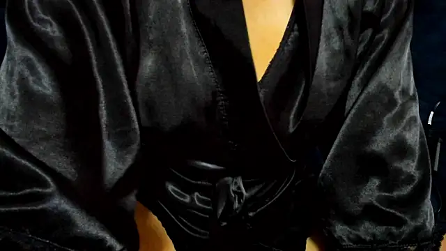 tiffanystonne online show from October 30, 2025, 3:24 pm