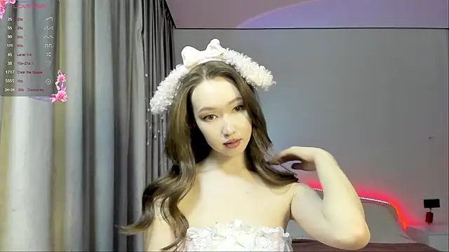  luna 022 online show from February 14, 2025, 3:15 pm