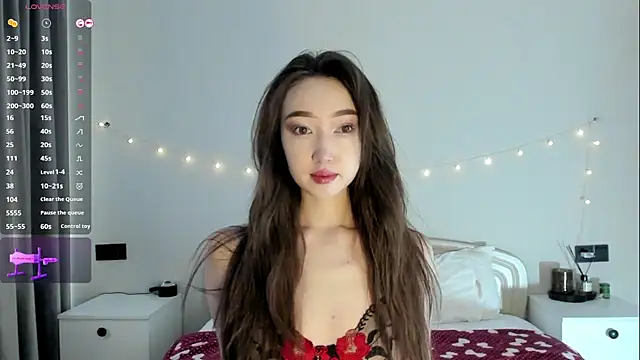  luna 022 online show from October 24, 2025, 4:42 am