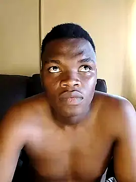 Snapshot of Ellonson chatting on December 9, 2024, 10:22 am Ellonson online show from December 9, 2024, 10:22 am