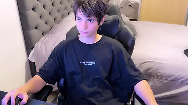 SasukeUhchiaa online show from February 20, 2025, 1:25 am