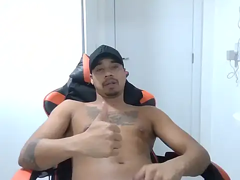 Juninho10c online show from November 8, 2025, 4:23 am