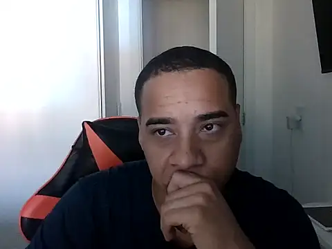 Juninho10c online show from November 18, 2025, 12:20 pm