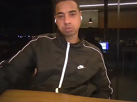 Juninho10c online show from November 22, 2025, 5:06 am