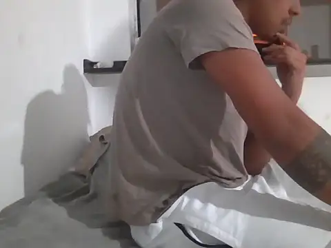 Juninho10c online show from November 26, 2025, 12:00 am