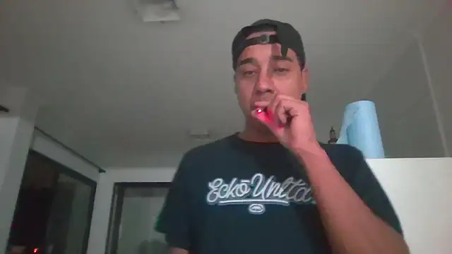 Juninho10c online show from December 1, 2025, 4:17 am